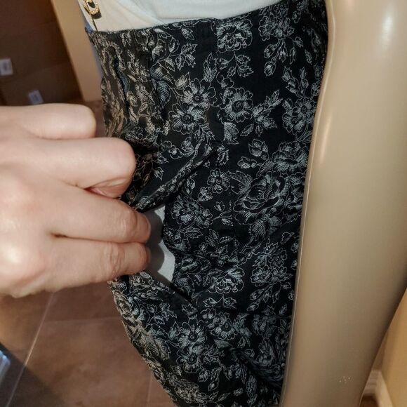 GAP high waist Lived-In Shorts Black Floral Print - Picture 5 of 8